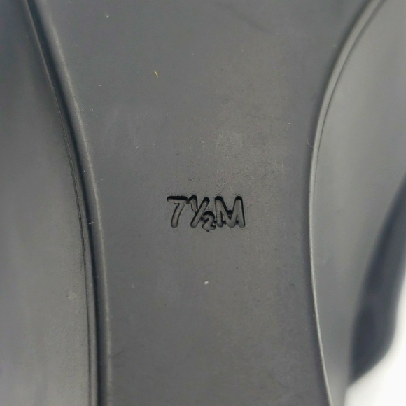 GUESS WEDGE FLIP FLOPS - Picture 10 of 14